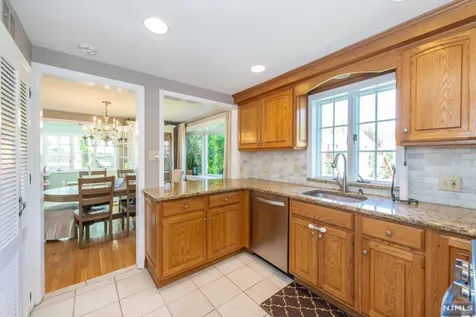 29 Stuart Street Waldwick NJ 07463