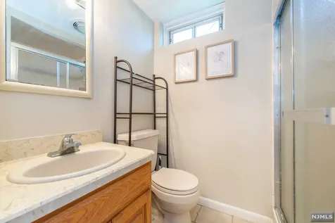 29 Stuart Street Waldwick NJ 07463