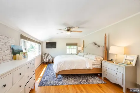 29 Stuart Street Waldwick NJ 07463
