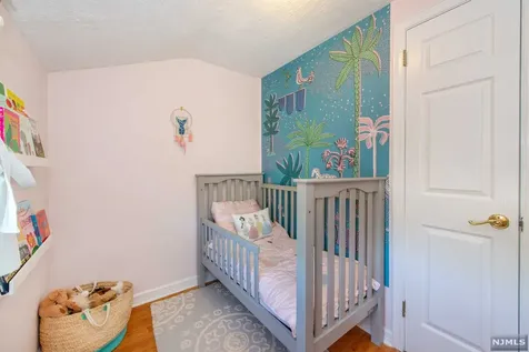 29 Stuart Street Waldwick NJ 07463