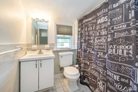 29 Stuart Street Waldwick NJ 07463