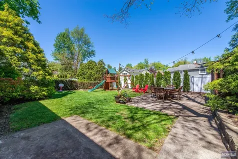 29 Stuart Street Waldwick NJ 07463