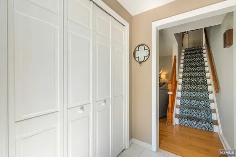 29 Stuart Street Waldwick NJ 07463