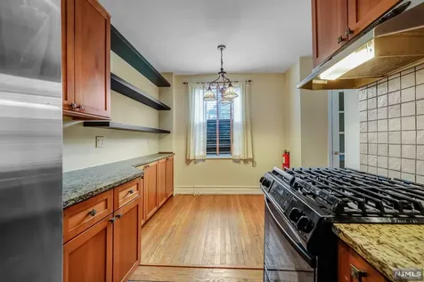 100 E Palisade Avenue Englewood NJ 07631