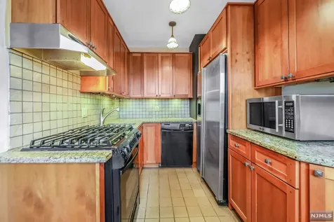 100 E Palisade Avenue Englewood NJ 07631