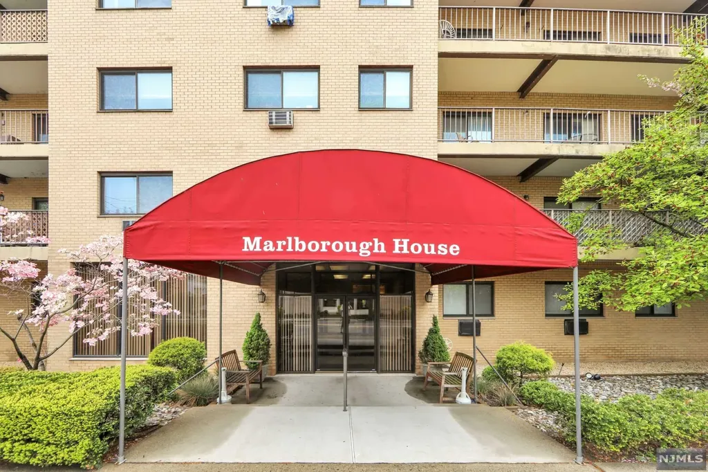 44 S Main Street Lodi NJ 07644