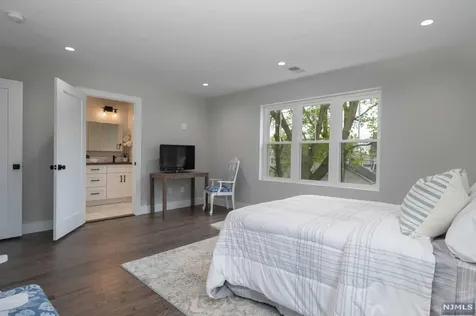 446 Washington Avenue Montclair NJ 07042