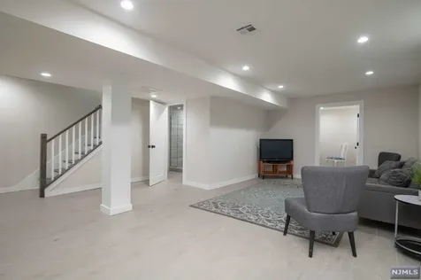 446 Washington Avenue Montclair NJ 07042