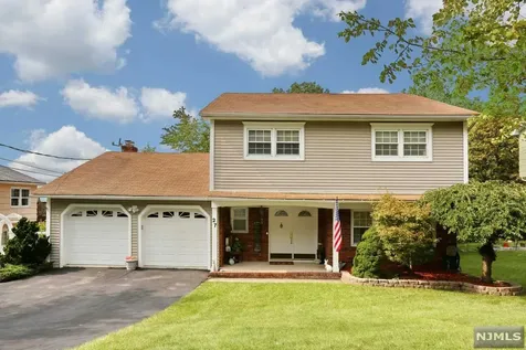 27 Schirra Drive Wanaque NJ 07465