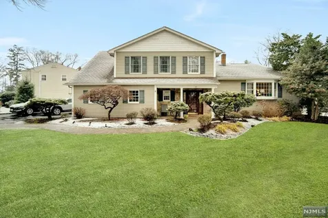 69 Maryland Road Paramus NJ 07652