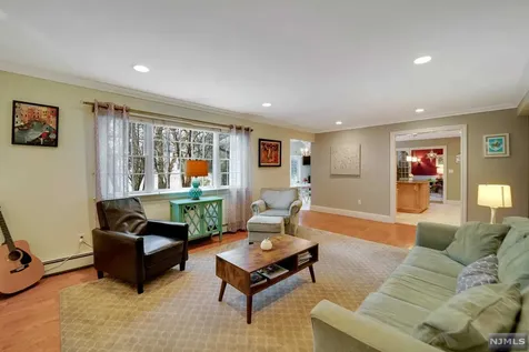 69 Maryland Road Paramus NJ 07652