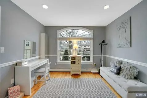 69 Maryland Road Paramus NJ 07652