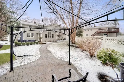 69 Maryland Road Paramus NJ 07652