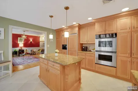 69 Maryland Road Paramus NJ 07652