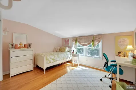 370 Litchfield Street Ridgewood NJ 07450