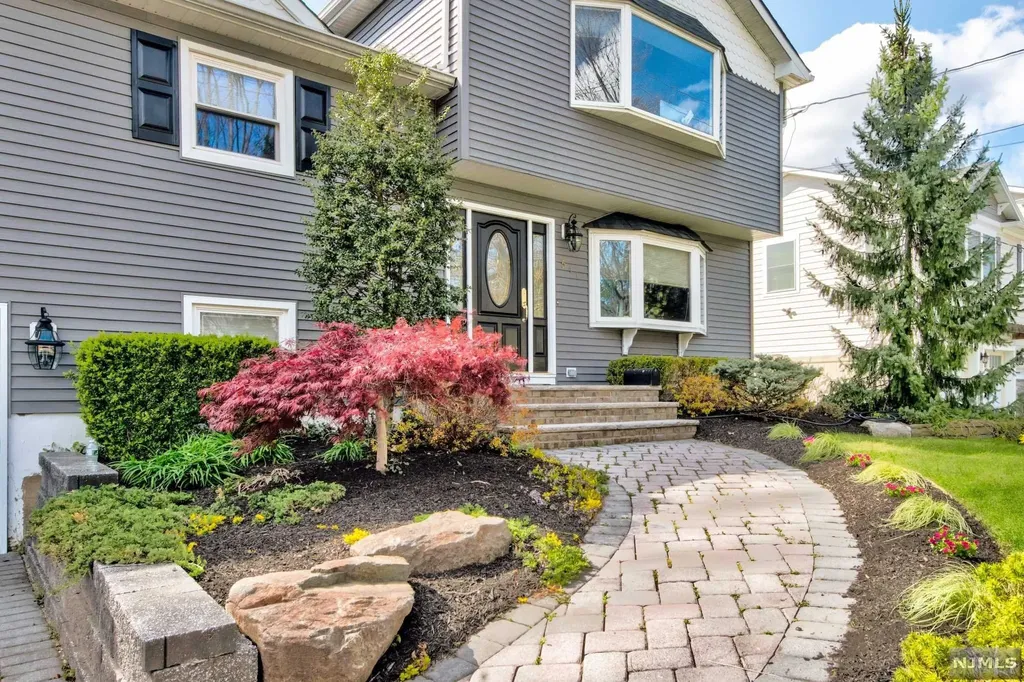 541 Clinton Road Paramus NJ 07652