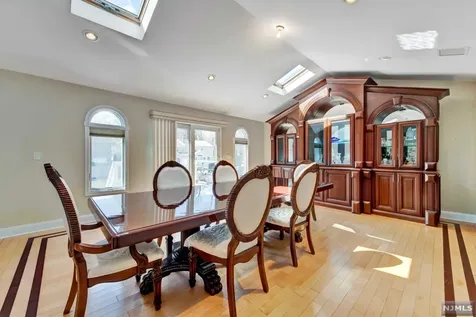 541 Clinton Road Paramus NJ 07652