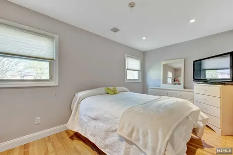 541 Clinton Road Paramus NJ 07652