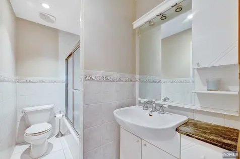 541 Clinton Road Paramus NJ 07652