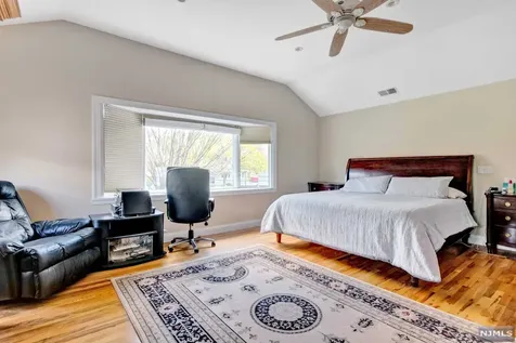 541 Clinton Road Paramus NJ 07652