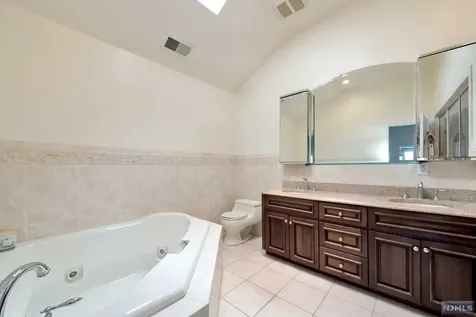 541 Clinton Road Paramus NJ 07652