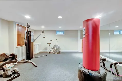 541 Clinton Road Paramus NJ 07652