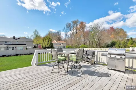 541 Clinton Road Paramus NJ 07652