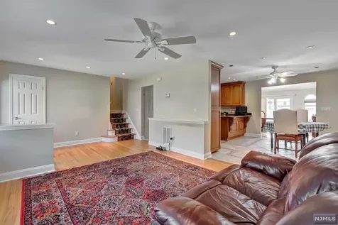 541 Clinton Road Paramus NJ 07652