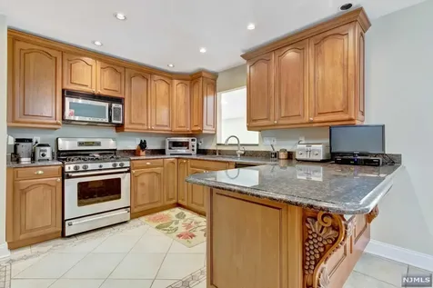 541 Clinton Road Paramus NJ 07652