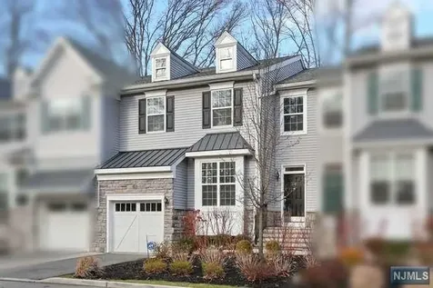 24 Masterson Court Waldwick NJ 07463