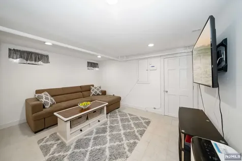 200 Oak Street Ridgewood NJ 07450