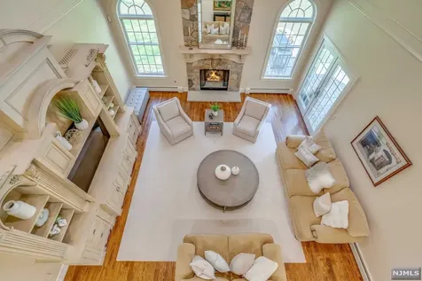 17 Hemlock Hill Road Upper Saddle River NJ 07458