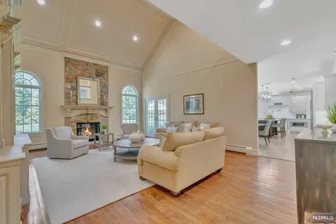 17 Hemlock Hill Road Upper Saddle River NJ 07458