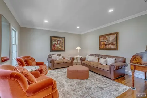 17 Hemlock Hill Road Upper Saddle River NJ 07458