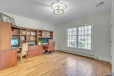 17 Hemlock Hill Road Upper Saddle River NJ 07458
