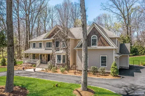 17 Hemlock Hill Road Upper Saddle River NJ 07458