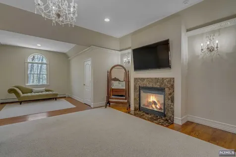 17 Hemlock Hill Road Upper Saddle River NJ 07458