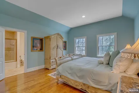 17 Hemlock Hill Road Upper Saddle River NJ 07458