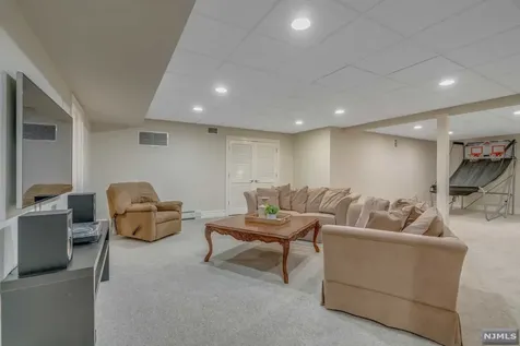 17 Hemlock Hill Road Upper Saddle River NJ 07458