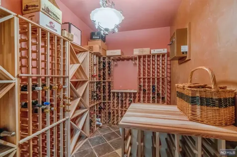 17 Hemlock Hill Road Upper Saddle River NJ 07458