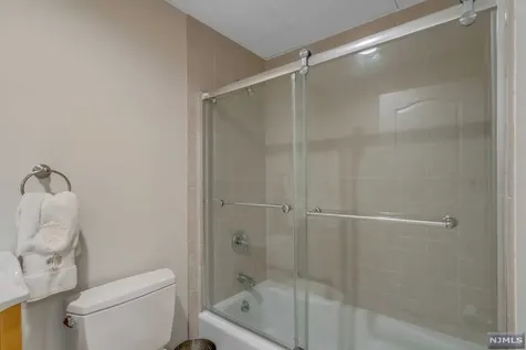 17 Hemlock Hill Road Upper Saddle River NJ 07458