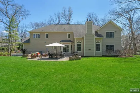 17 Hemlock Hill Road Upper Saddle River NJ 07458