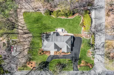 17 Hemlock Hill Road Upper Saddle River NJ 07458