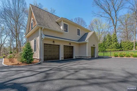 17 Hemlock Hill Road Upper Saddle River NJ 07458