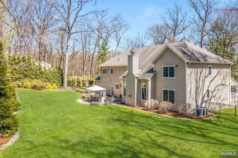 17 Hemlock Hill Road Upper Saddle River NJ 07458