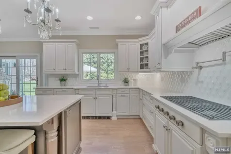 17 Hemlock Hill Road Upper Saddle River NJ 07458