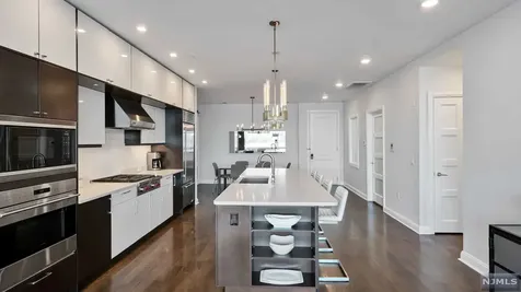 9 Somerset Lane Edgewater NJ 07020