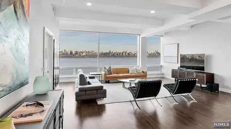 9 Somerset Lane Edgewater NJ 07020
