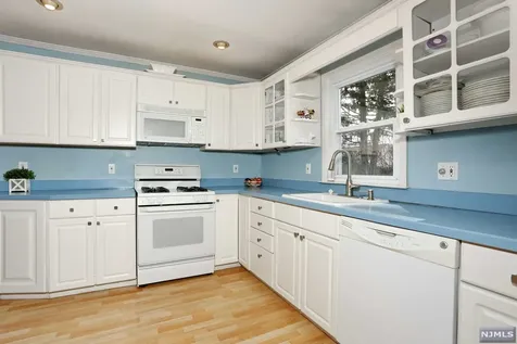 22 Richard Drive Waldwick NJ 07463
