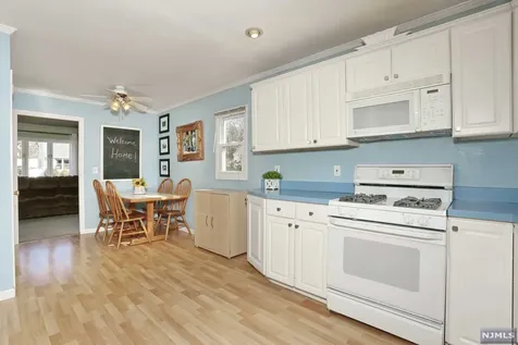 22 Richard Drive Waldwick NJ 07463